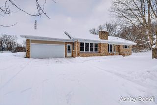 237 7 Mile Road Nw, Alpine Twp, MI 49321