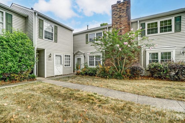 8518 Castle Pine Court, Charlotte, NC 28226