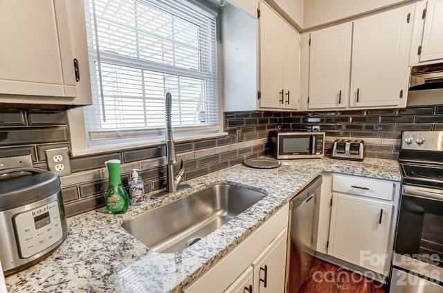 8518 Castle Pine Court, Charlotte, NC 28226