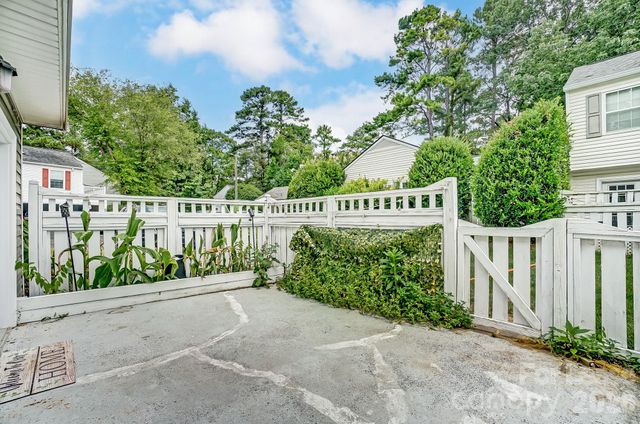 8518 Castle Pine Court, Charlotte, NC 28226