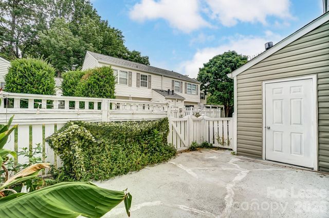 8518 Castle Pine Court, Charlotte, NC 28226