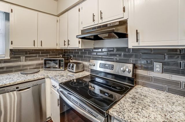 8518 Castle Pine Court, Charlotte, NC 28226