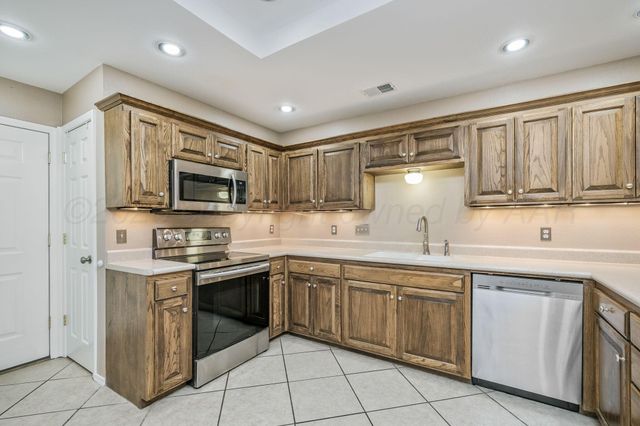 5828 W FARMERS Avenue, Amarillo, TX 79109