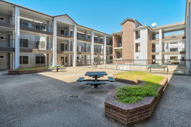 501 W 26th ST 113, Austin, TX 78705