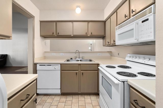 501 W 26th ST 113, Austin, TX 78705