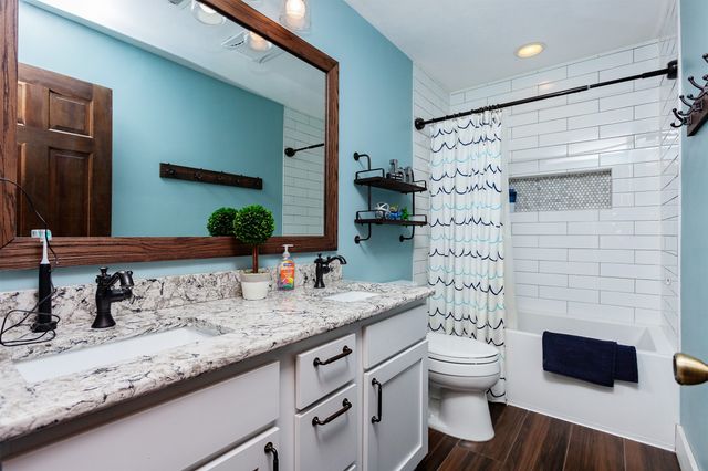 33080 Fox Creek Drive, Waukee, IA 50263