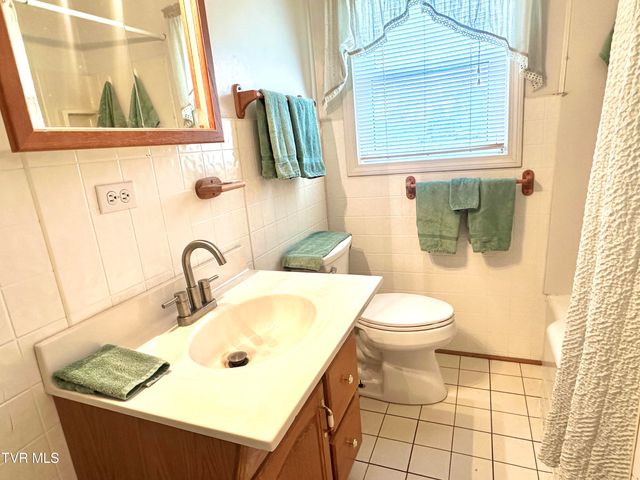 35 Hermitage Street, Greeneville, TN 37745