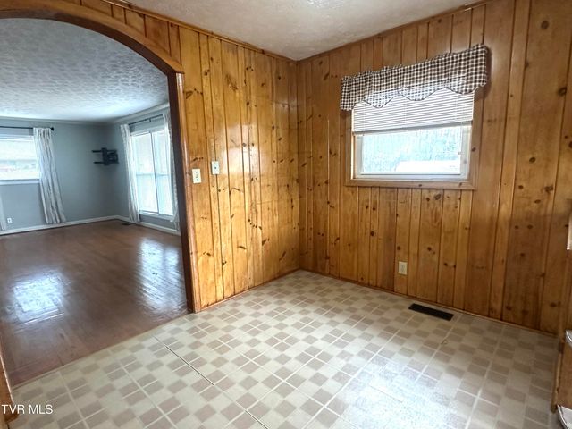 35 Hermitage Street, Greeneville, TN 37745