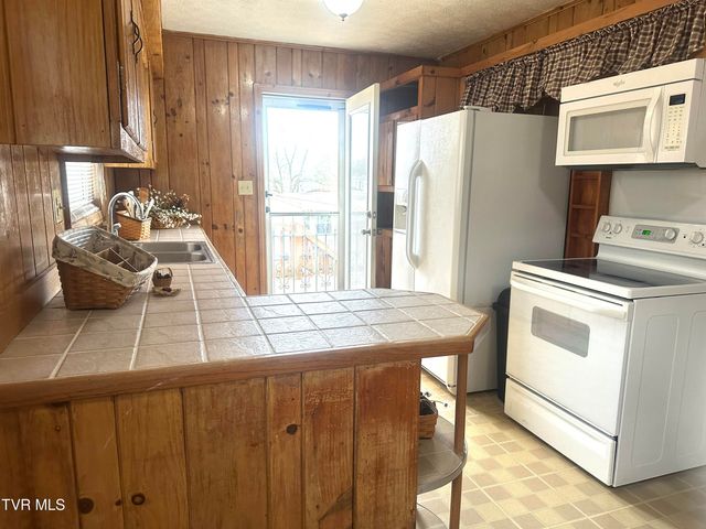 35 Hermitage Street, Greeneville, TN 37745