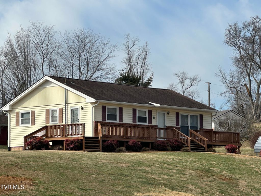 35 Hermitage Street, Greeneville, TN 37745