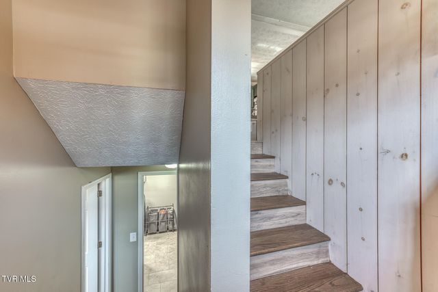 328 Kings Road, Piney Flats, TN 37686