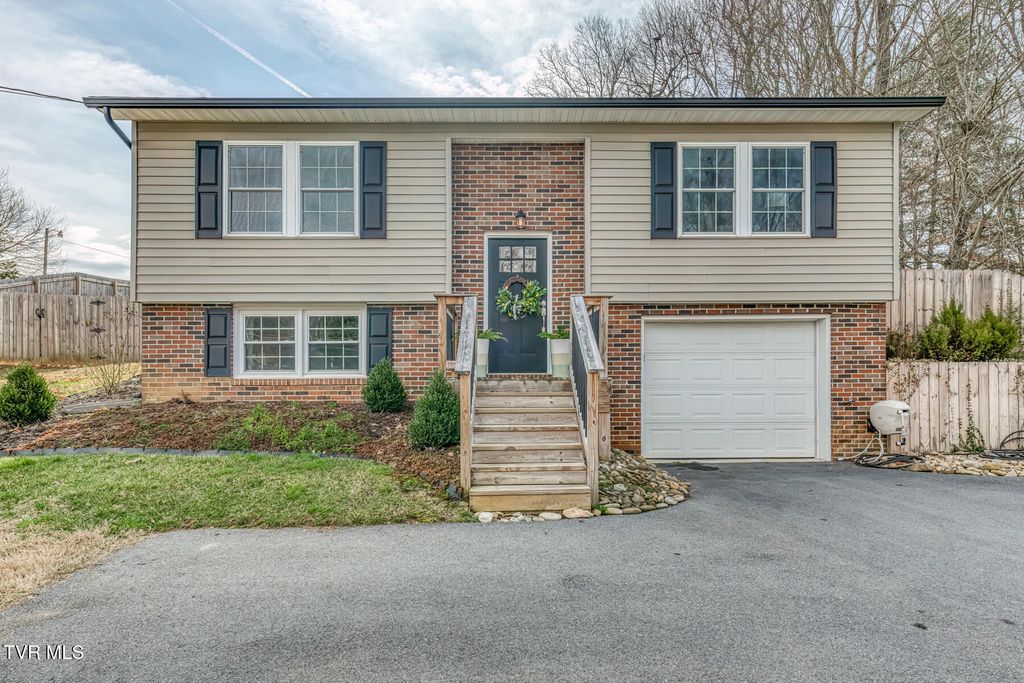 328 Kings Road, Piney Flats, TN 37686