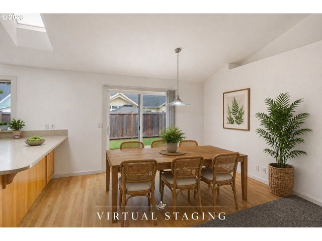 831 GREENWICH Ave, Eugene, OR 97404