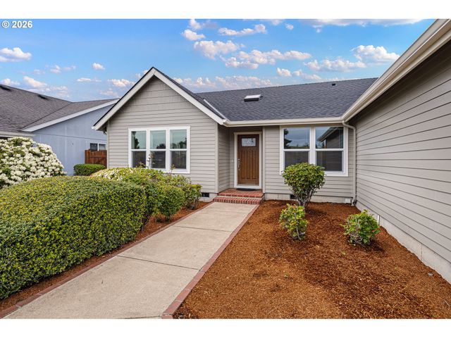 831 GREENWICH Ave, Eugene, OR 97404