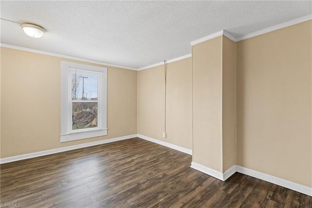 521 E 1st Street, Lexington, NC 27292