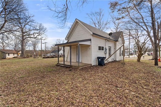 521 E 1st Street, Lexington, NC 27292