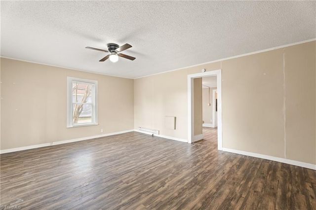 521 E 1st Street, Lexington, NC 27292