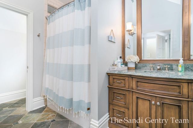 18635 N Fruitport Road, Spring Lake Twp, MI 49456