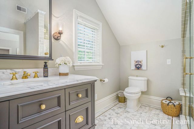 18635 N Fruitport Road, Spring Lake Twp, MI 49456