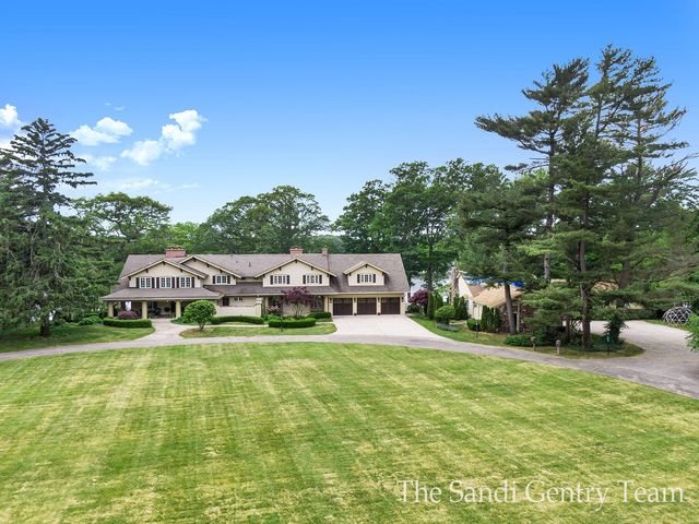 18635 N Fruitport Road, Spring Lake Twp, MI 49456