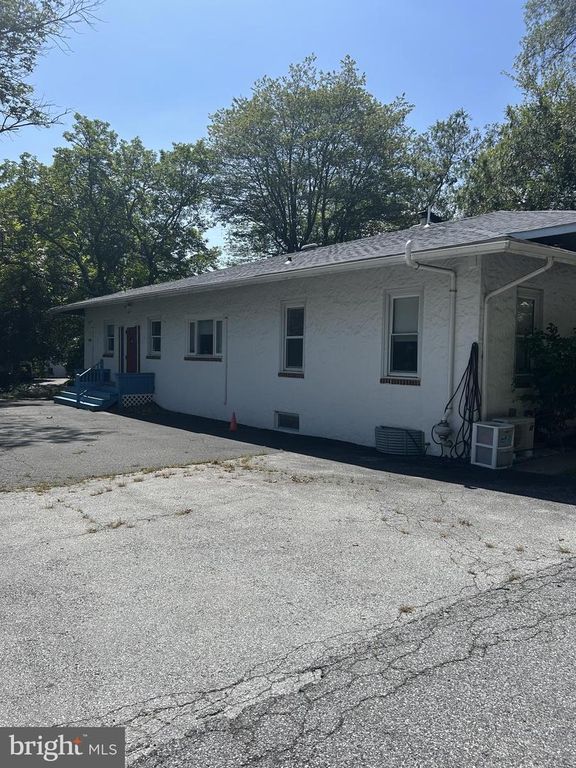1501 MARSH RD, Wilmington, DE 19803