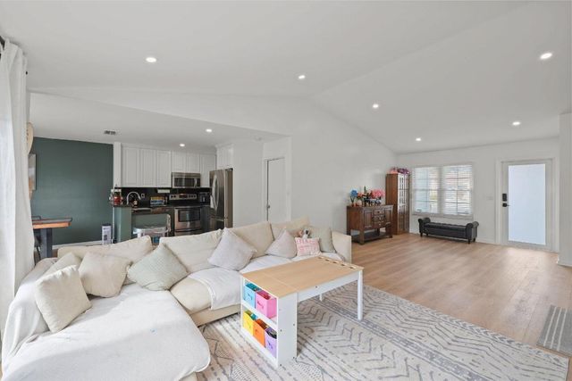 18998 Cloud Lake Circle, Boca Raton, FL 33496