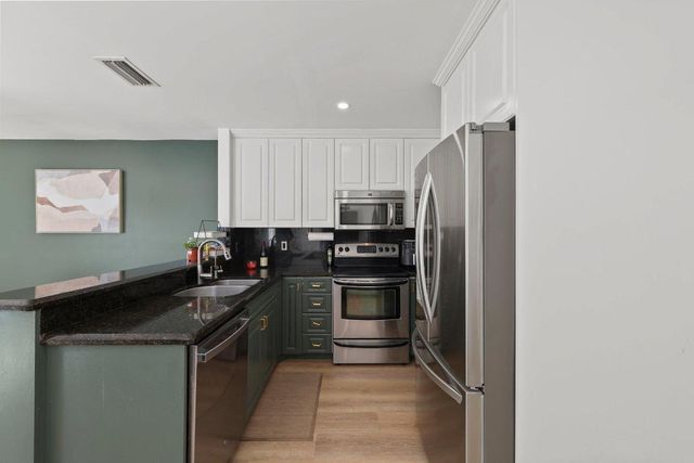 18998 Cloud Lake Circle, Boca Raton, FL 33496