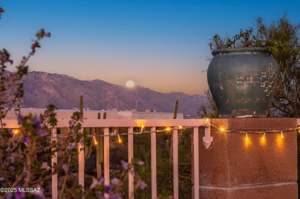 3847 N Nash Creek Court, Tucson, AZ 85745