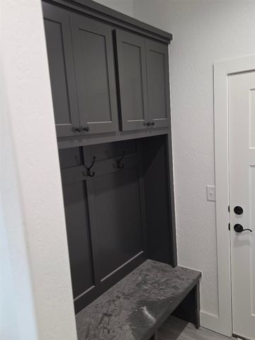 5742 NE Minnow Ln, Elgin, OK 73538