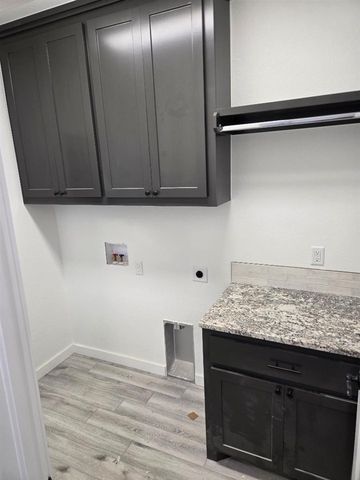 5742 NE Minnow Ln, Elgin, OK 73538