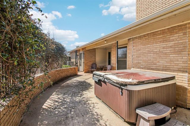 8500 N Arlington Drive, Oklahoma City, OK 73132