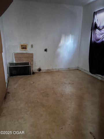 812 Seneca Avenue, Joplin, MO 64801