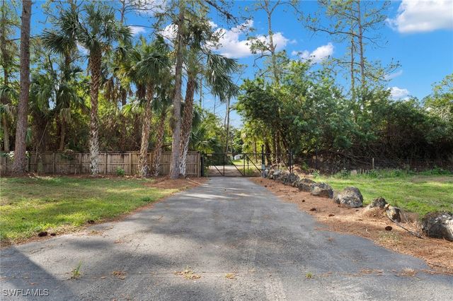 840 Jung BLVD W, Naples, FL 34120