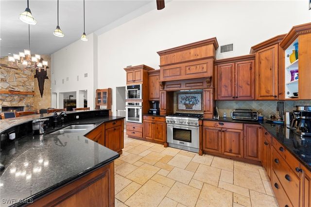 840 Jung BLVD W, Naples, FL 34120