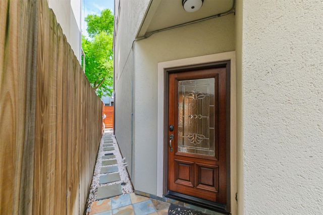 5217 Rose Street A, Houston, TX 77007