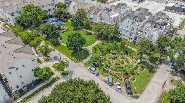 5217 Rose Street A, Houston, TX 77007