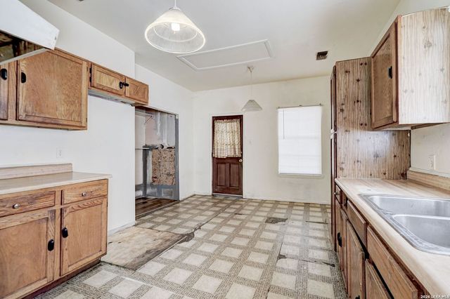 402 Helena St, San Antonio, TX 78204