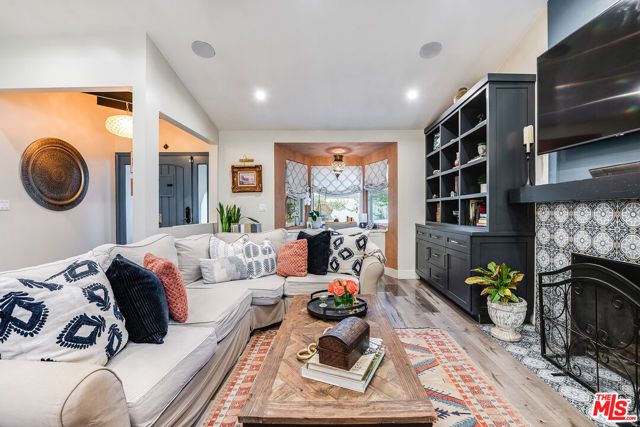 4635 Bellflower Avenue, North Hollywood (los Angeles), CA 91602