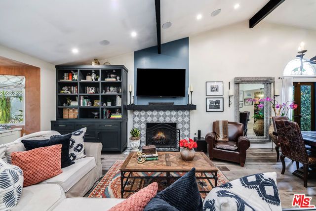 4635 Bellflower Avenue, North Hollywood (los Angeles), CA 91602