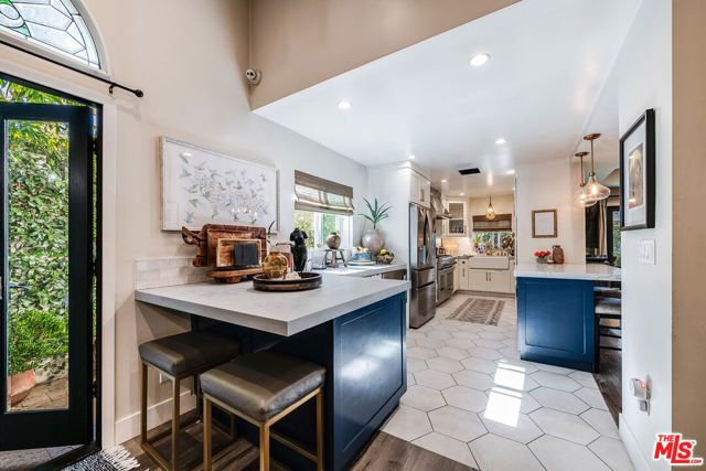 4635 Bellflower Avenue, North Hollywood (los Angeles), CA 91602