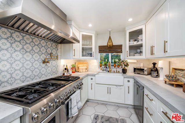 4635 Bellflower Avenue, North Hollywood (los Angeles), CA 91602