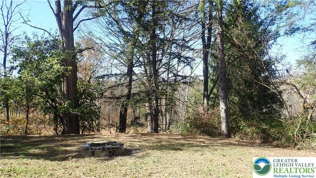 2556 North Delaware Drive, Upper Mt Bethel Twp, PA 18343