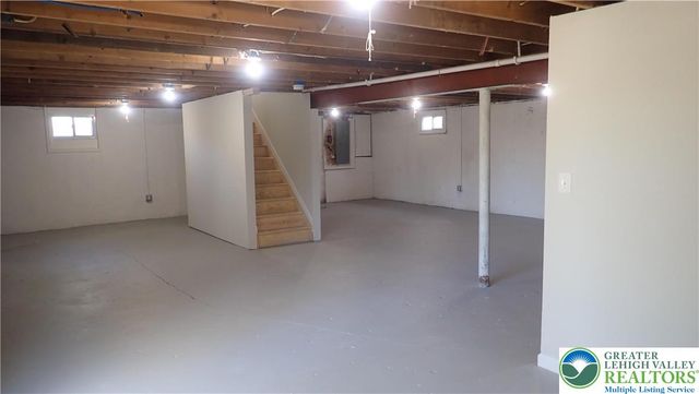 2556 North Delaware Drive, Upper Mt Bethel Twp, PA 18343