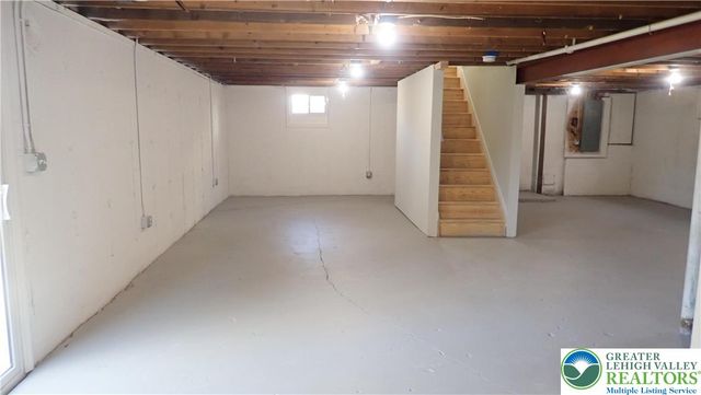 2556 North Delaware Drive, Upper Mt Bethel Twp, PA 18343