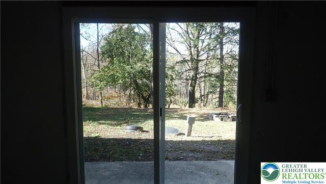 2556 North Delaware Drive, Upper Mt Bethel Twp, PA 18343