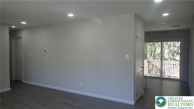 2556 North Delaware Drive, Upper Mt Bethel Twp, PA 18343