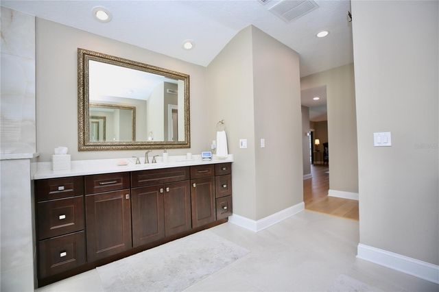 5806 CRUISER WAY, Tampa, FL 33615