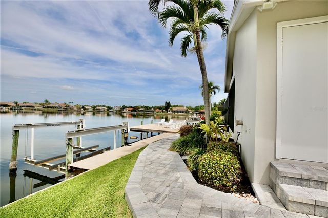 5806 CRUISER WAY, Tampa, FL 33615