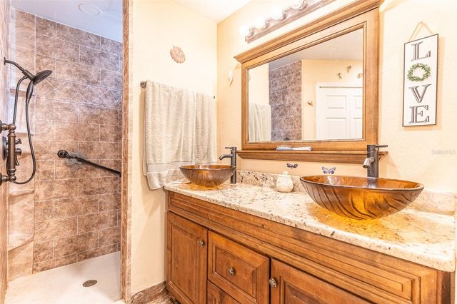 626 CAPE COD CIRCLE, Valrico, FL 33594