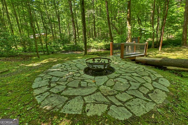 373 Barnes Creek Rd, Ellijay, GA 30540